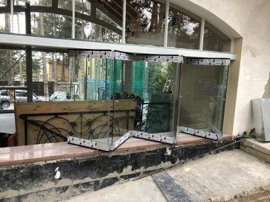 Folding glass systems